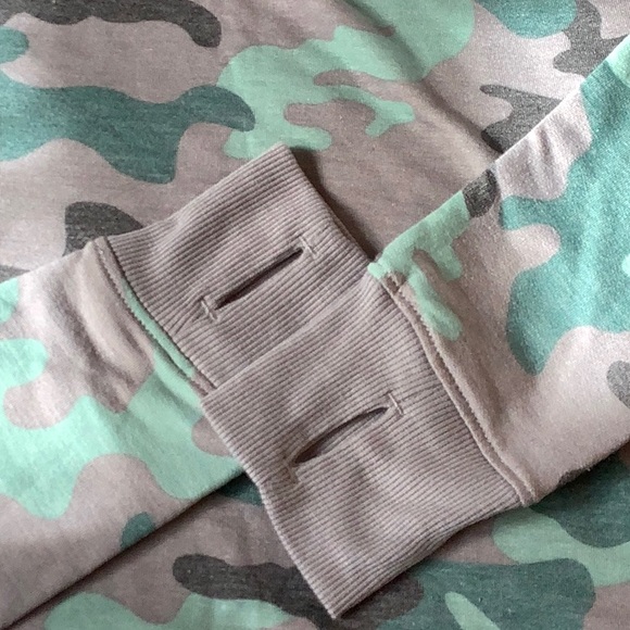 Crane Aldi’s Camo Athleisure Shirt SZ M NWT - Picture 6 of 6